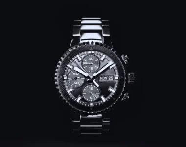 why does rolex have mercedes hands