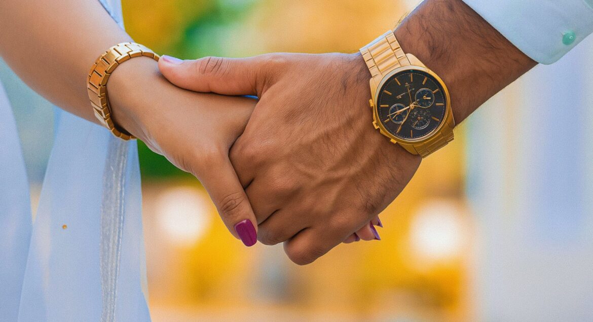 What Hand Does Your Watch Go On